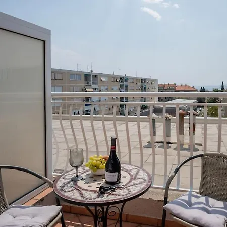 Апартаменти Rooftop Li -new, Modern, Center