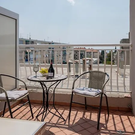 Rooftop Li -new, Modern, Center Апартаменти