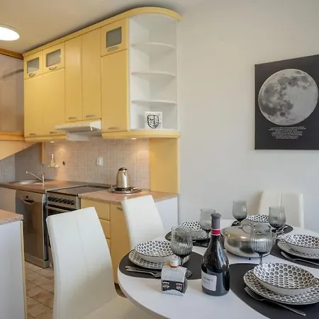 Апартаменти Rooftop Li -new, Modern, Center