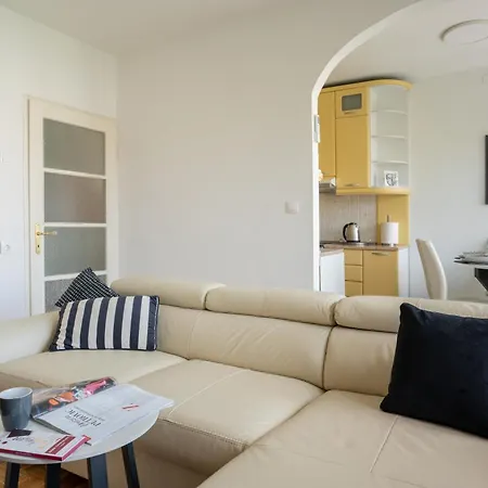 Apartman Rooftop Li -new, Modern, Center